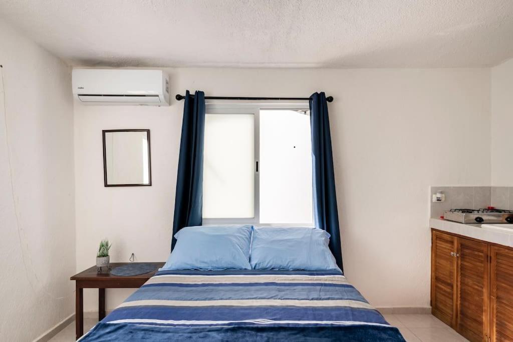 Micro Studio Perfect For Backpackers, Couples, 3 Min Drive To Playa El Nino Канкун Екстериор снимка